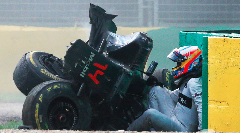 Fernando alonso F1 choque crash australia