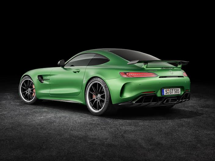 AMG GT R; 2016; Studio; Exterrieur: AMG Green Hell magno; Kraftstoffverbrauch kombiniert:  11,4 l/100 km, CO2-Emissionen kombiniert: 259 g/kmAMG GT R; 2016; studio;Exterior: AMG Green Hell magno; Fuel consumption, combined:   11.4 l/100 km, CO2 emissions, combined:  259 g/km