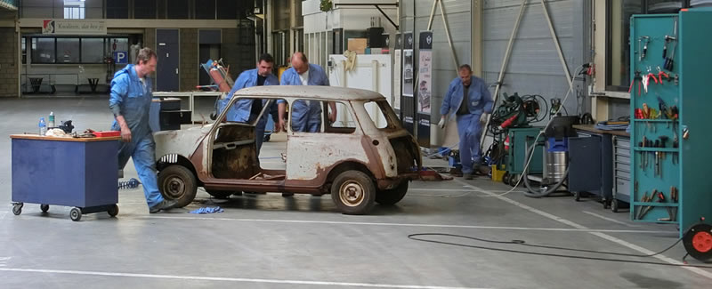 BMW restaura un MINI Cooper Antiguo