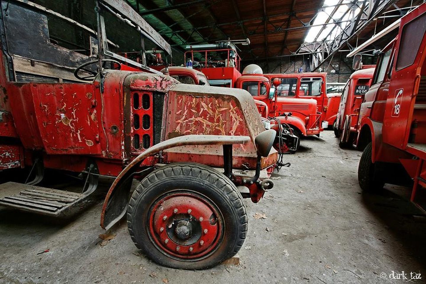 camiones bomberos abandonados francia autoblog 4