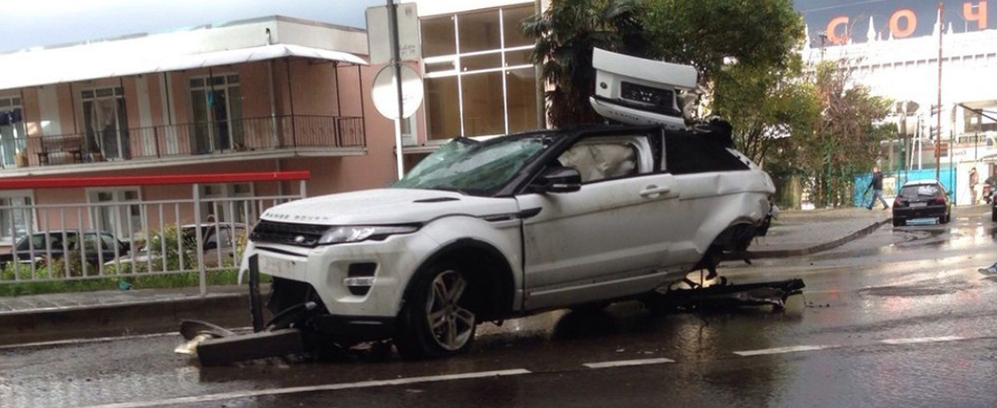 evoque cae de puente