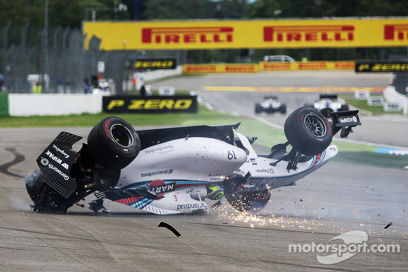 f1-german-gp-2014-felipe-massa-williams-fw36-crashes-at-the-start-of-the-race