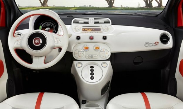 fiat_500e_interior