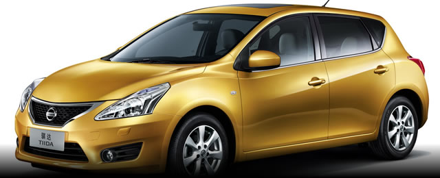 iTIIDA_Hatchback_2011