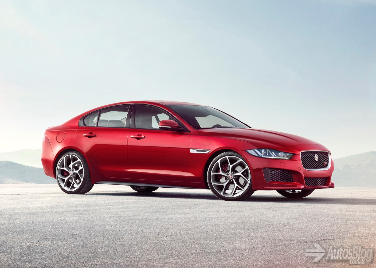 jaguar-xe-06