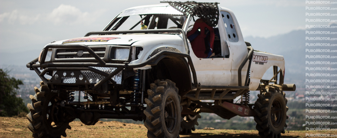 la bella del autocross ya toco pista