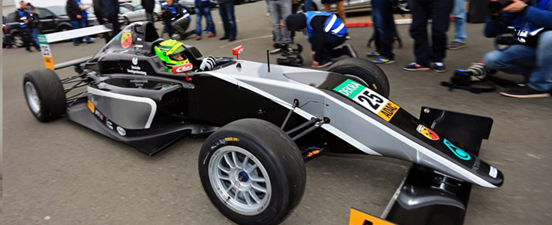 mick debuta en f4